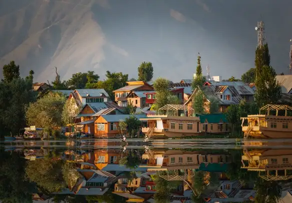 Kashmir Tour Package For 4 Nights 5 D tour with backpackers india