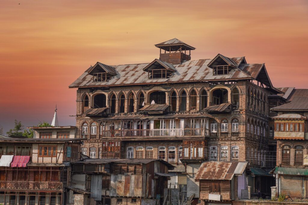 KASHMIR WITH BACKPACKERS INDIA