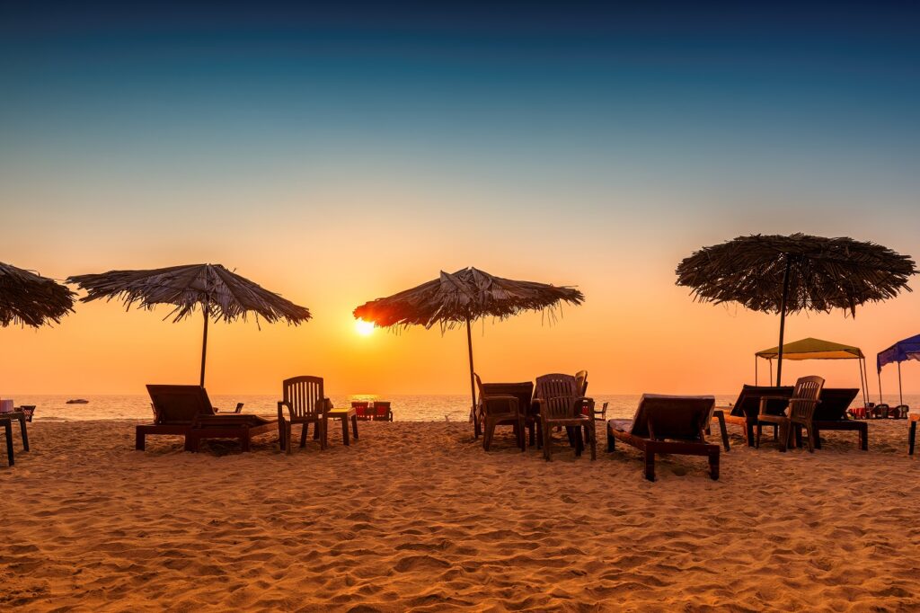 beautifull sunst view backpacker india