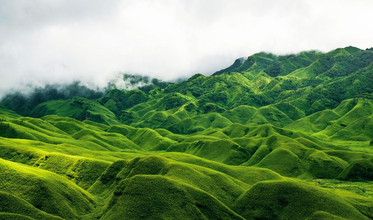 mesmerizing mountains and valley