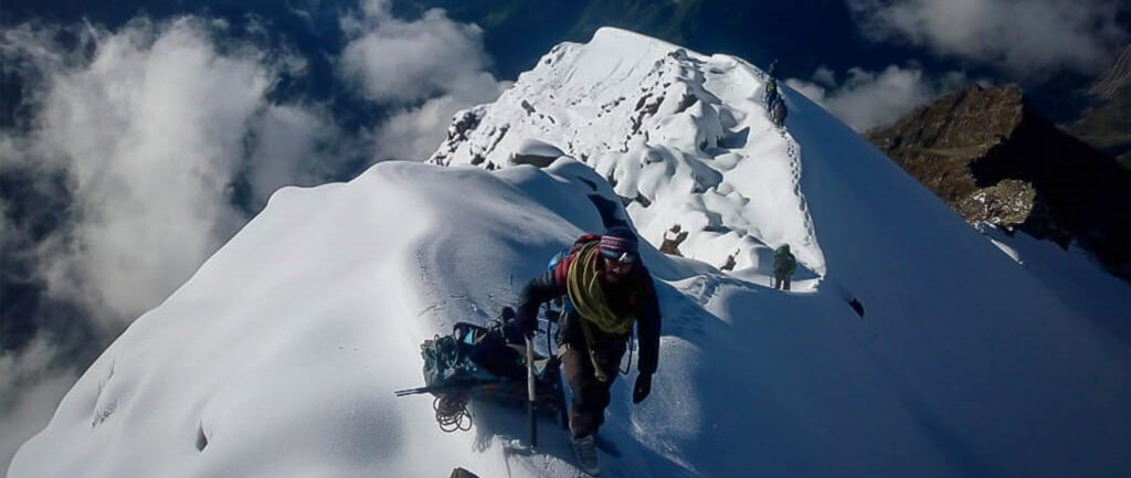 friendship peak manali with backpacker india